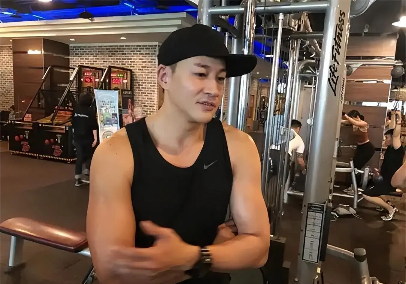 娱乐圈长得很像的明星_长得丑身材好明星_身材好的女明星