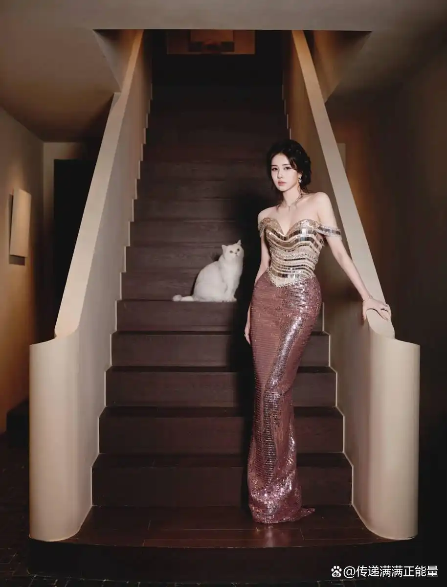 女明星穿抹胸_身材焦虑女明星_性感女明星讨论