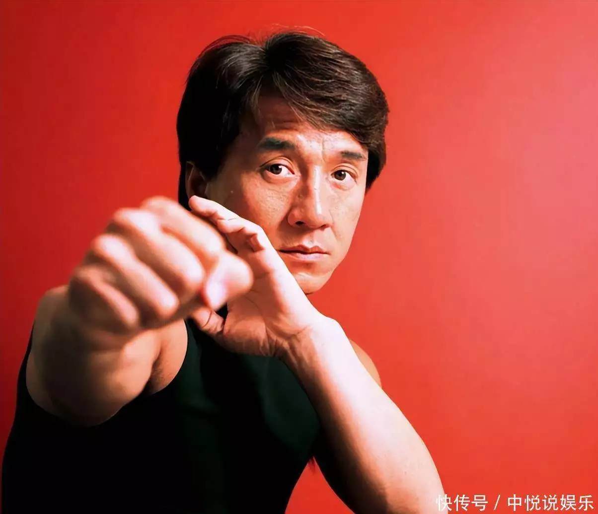 成龙公布娱乐圈视频_成龙私人手枪牌照_成龙电影拍摄特权