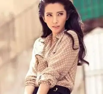 娇小女星风采_矮女星魅力_娱乐圈哪些女名星很矮