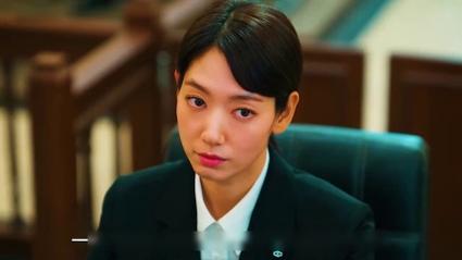 朴信惠新剧卧底洪小姐热播 证券公司职场潜伏战在线观看