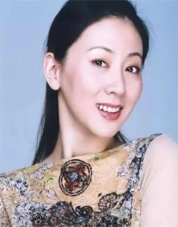 汤加丽人体艺术写真_中国女明星人体艺术_汤加丽艺术人生经历